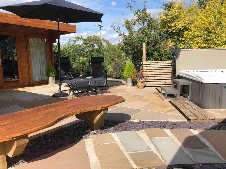 Moors Wood Relaxing ,Tranquil Retreat With Hot Tub Βίλα Τσίπενχαμ Εξωτερικό φωτογραφία