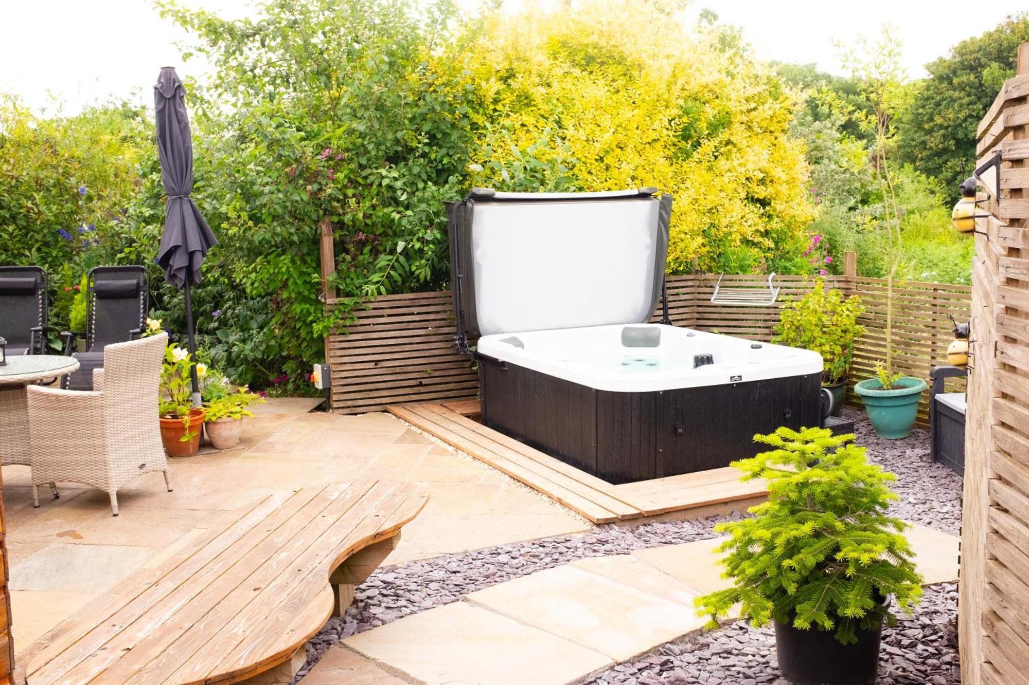 Moors Wood Relaxing ,Tranquil Retreat With Hot Tub Βίλα Τσίπενχαμ Εξωτερικό φωτογραφία