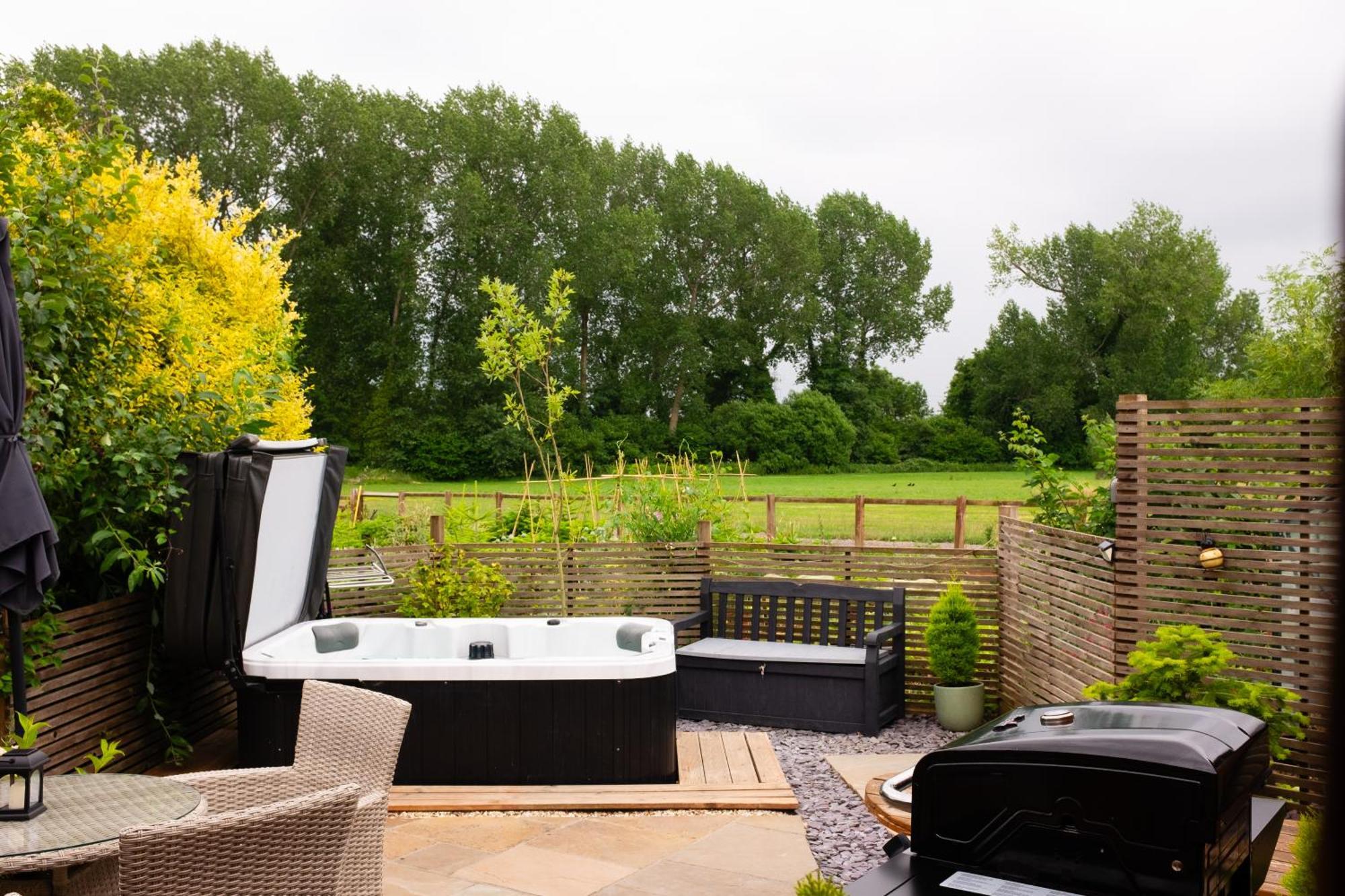 Moors Wood Relaxing ,Tranquil Retreat With Hot Tub Βίλα Τσίπενχαμ Εξωτερικό φωτογραφία